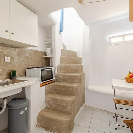 Elenitas Town House With Veranda And Sea View Apartment *